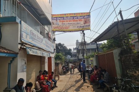 डेंटल क्लिनिक एंड रिसर्च सेंटर में आज डॉ एलडी माहेश्वरी और उनकी टीम के द्वारा उनके पिता माता या पुत्र की स्मृति में मुफ्त दंत चिकित्सा जांच और मुफ्त शल्य चिकित्सा शिविर का योजना