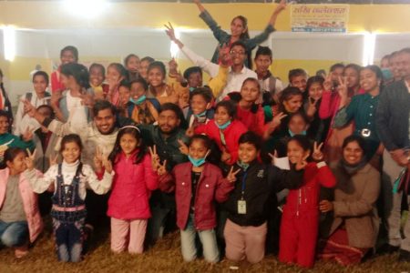 मधुबनी लिटरेचर फ़िल्म फेस्टिवल में किलकारी दरभंगा के बाल कवियों के साथ किलकारी प्रकाशन की पुस्तक स्टॉल ने मचाई धूम