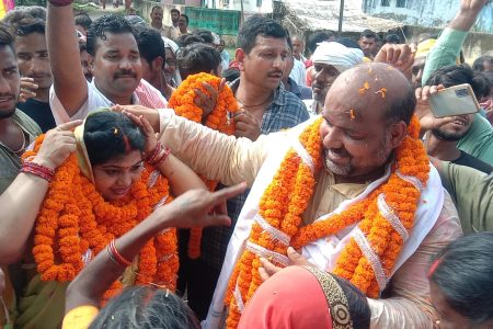   बिमा भारती होंगी बक्सर जिला परिषद की अध्यक्ष..  कड़ी सुरक्षा व्यवस्था के बीच समहरणालय में हुआ मतदान