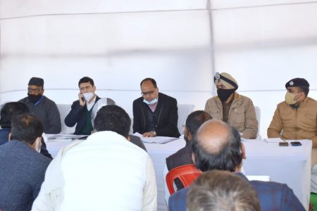गणतंत्र दिवस के सफल आयोजन को ले डीएम ने की बैठक