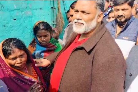 बक्सर के अमसारी गांव पंहुचे जाप सुप्रीमो..  मृतकों के परिजनों से मिले पप्पू यादव..