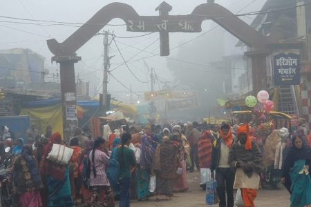 कोरोना पर आस्था भारी.. लाखों ने गंगा में डुबकी मारी..   मौनी अमावस्या देश-विदेश से पहुँचे श्रद्धालुओं ने लगाई आस्था की डुबकी
