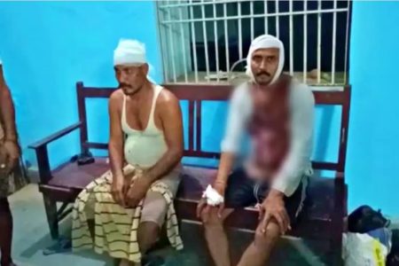 खैनी के लिऐ हुई जोरदार मारामारी.. वाह रे बिहार वाह रे बिहारी…  खैनी मांगने पर भिड़े दो गुट..  खूब चले लाठी ड़डे..दो घायल…