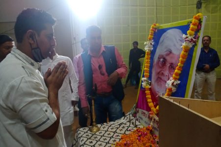 याद किऐ गये साहित्य के नयन…  पहली पुण्यतिथि पर श्रद्धांजलि देने जुटे कलमकार…   जिलाधिकारी ने किया उद्घाटन..