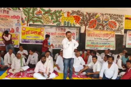 पीड़ित मानवता के लिऐ आगे आया रेडक्रॉस…   अग्निपिड़ीतों को उपलब्ध कराई सहायता..   राजपुर के कुहसीं गांव में हुआ था अग्नितांडव…