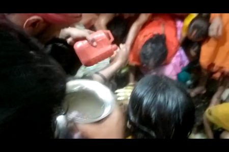 हजारों लोगों ने बाबा उमानाथ पर चढ़ाया गंगा जल