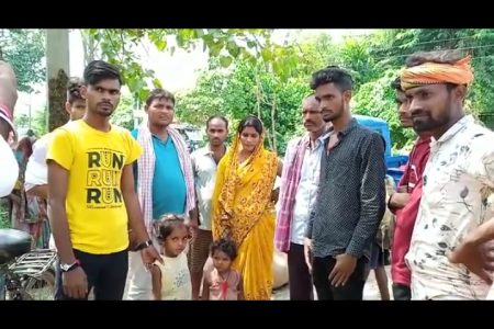 दहेज के लिए विवाहिता की गला दबाकर हत्या