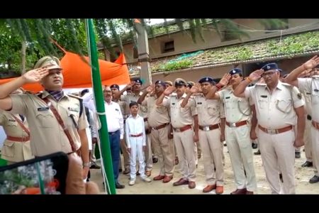 स्वतंत्रता दिवस को लेकर झंडोत्तोलन
